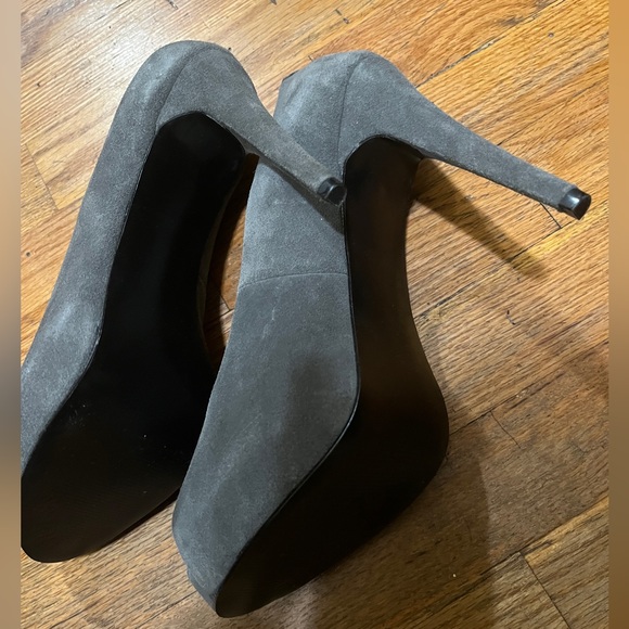 Women’s size 10 heels with platform - Picture 2 of 7